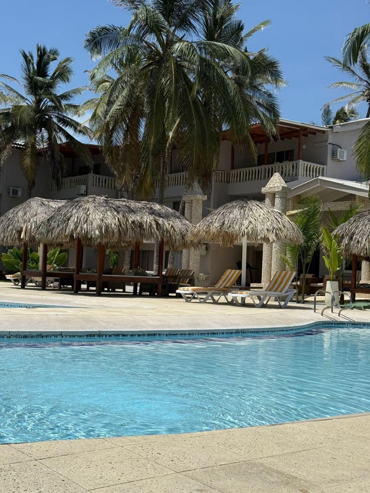 Playa Palmeras Beach Resort Cartagena Exterior photo